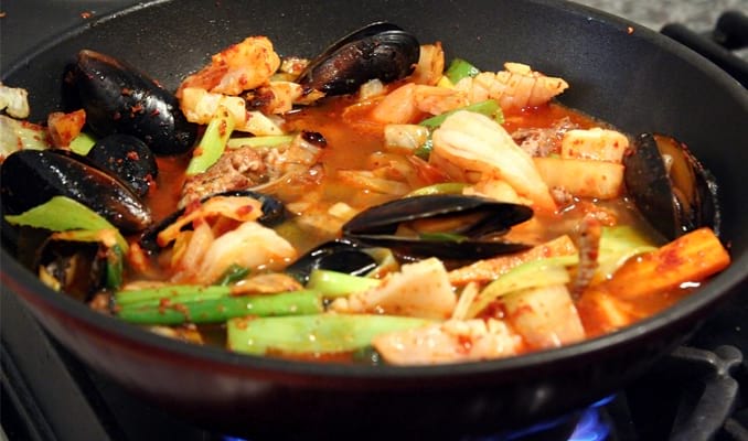 34 Makanan Khas Korea yang Terkenal Paling Enak Makanan  