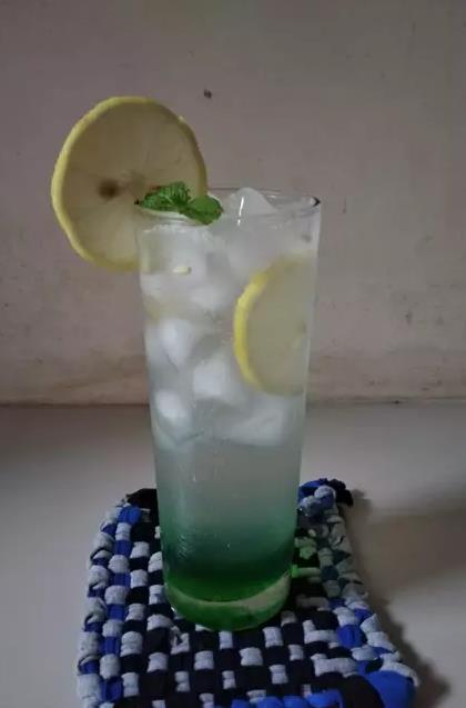 Minuman Green Soda Lemon Squash